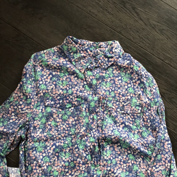 #29 Cute shirt - Picture 2 of 3